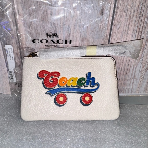 Coach Wristlet - 2021 Rainbow Skate, White Pebbled Leather - NWT retails $80 - Picture 2 of 9